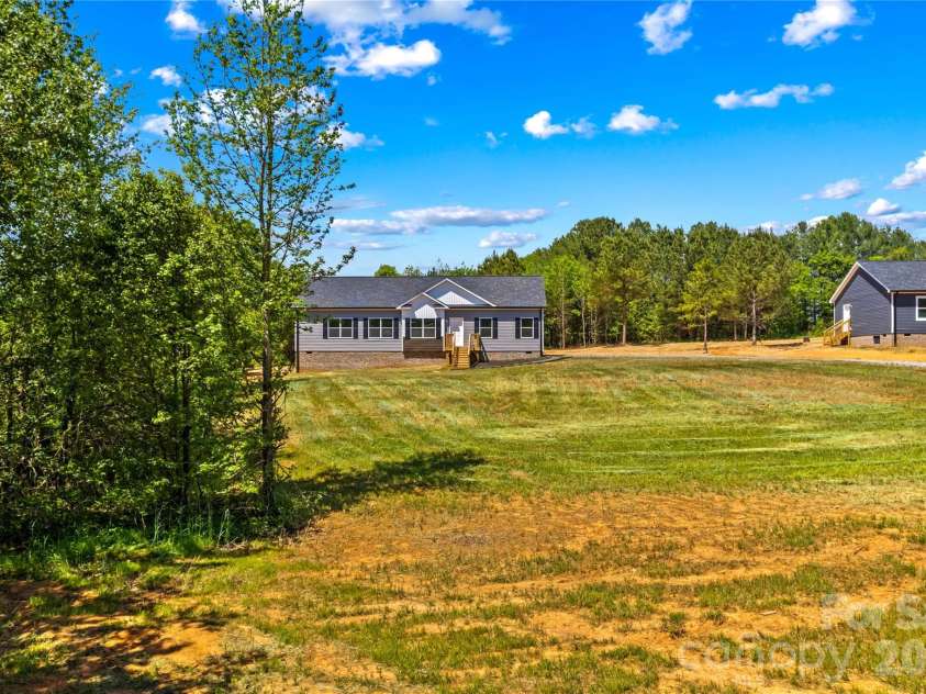 6016 Bridges Street, Catawba, NC 28609.  MLS# CAR4373073, YatesRealty ID 18291. 