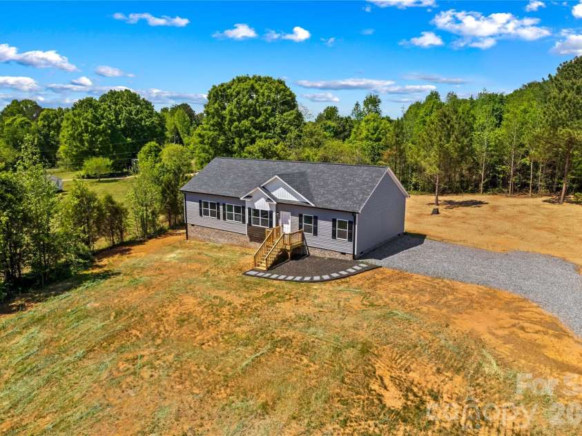6016 Bridges Street, Catawba, NC 28609.  MLS# CAR4373073, YatesRealty ID 18291. 