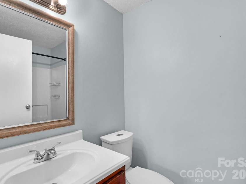 7530 Pebblestone Drive, Charlotte, NC 28212.  MLS# CAR4335858, YatesRealty ID 18292. 2nd Bath