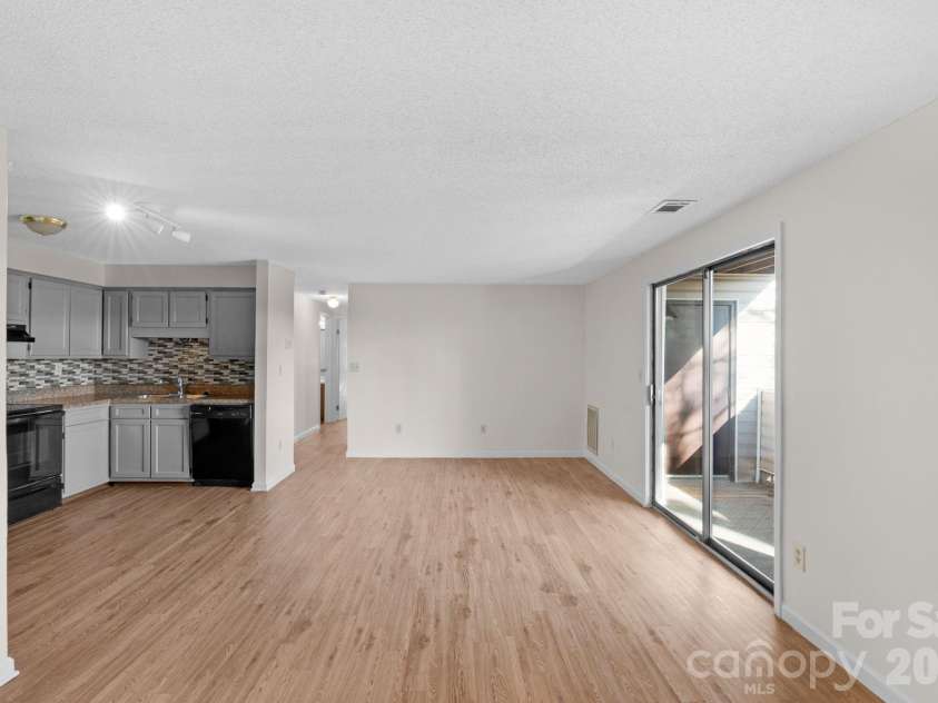 7530 Pebblestone Drive, Charlotte, NC 28212.  MLS# CAR4335858, YatesRealty ID 18292. 