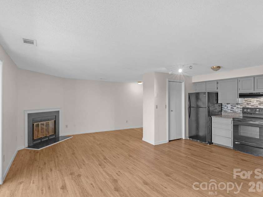 7530 Pebblestone Drive, Charlotte, NC 28212.  MLS# CAR4335858, YatesRealty ID 18292. 