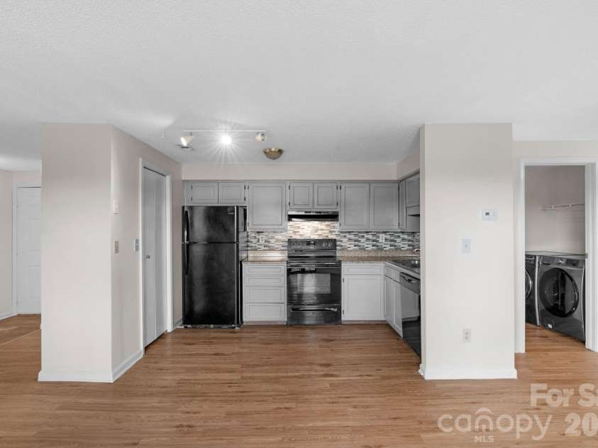 7530 Pebblestone Drive, Charlotte, NC 28212.  MLS# CAR4335858, YatesRealty ID 18292. 