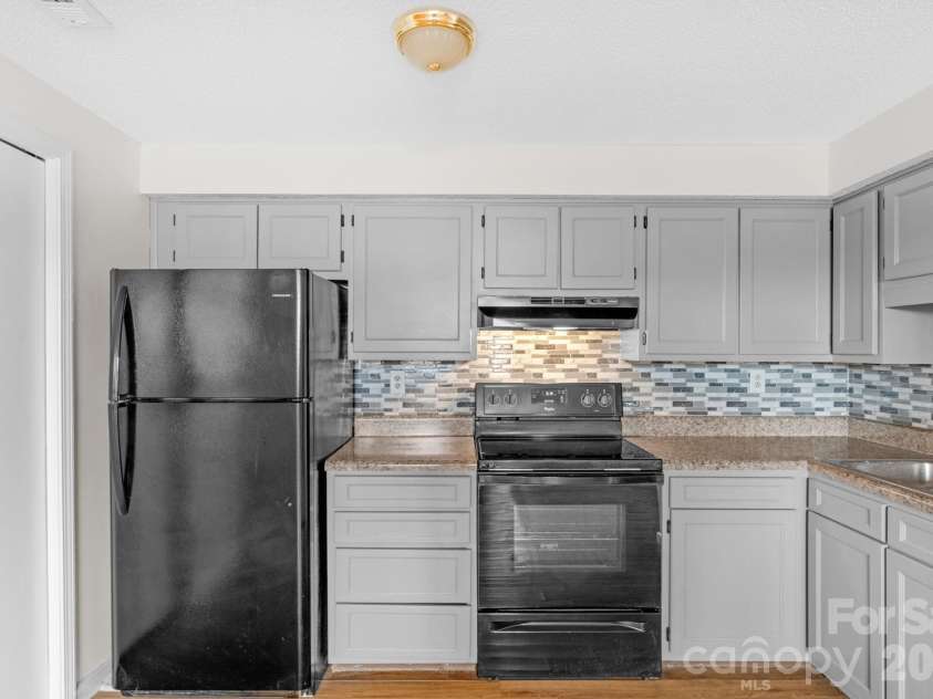 7530 Pebblestone Drive, Charlotte, NC 28212.  MLS# CAR4335858, YatesRealty ID 18292. 