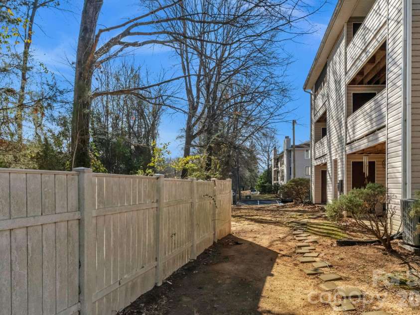 7530 Pebblestone Drive, Charlotte, NC 28212.  MLS# CAR4335858, YatesRealty ID 18292. 