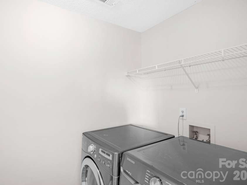 7530 Pebblestone Drive, Charlotte, NC 28212.  MLS# CAR4335858, YatesRealty ID 18292. Laundry
