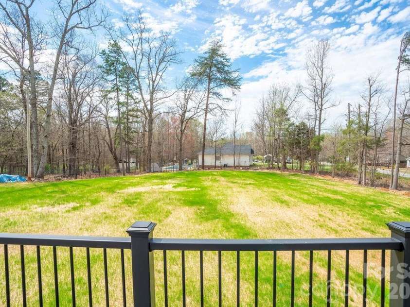 1500 Avalon Oaks Court, Dallas, NC 28034.  MLS# CAR4356656, YatesRealty ID 18294. 