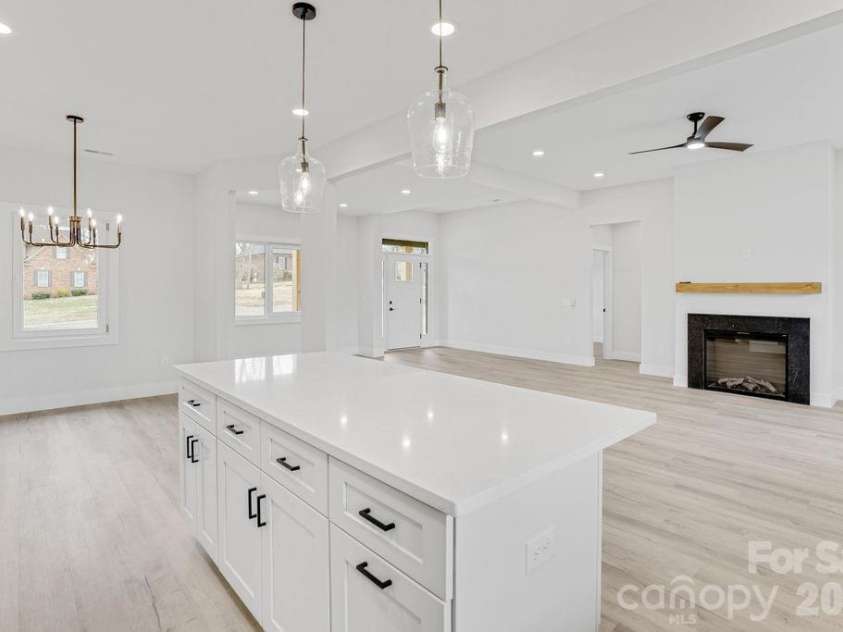 1500 Avalon Oaks Court, Dallas, NC 28034.  MLS# CAR4356656, YatesRealty ID 18294. 