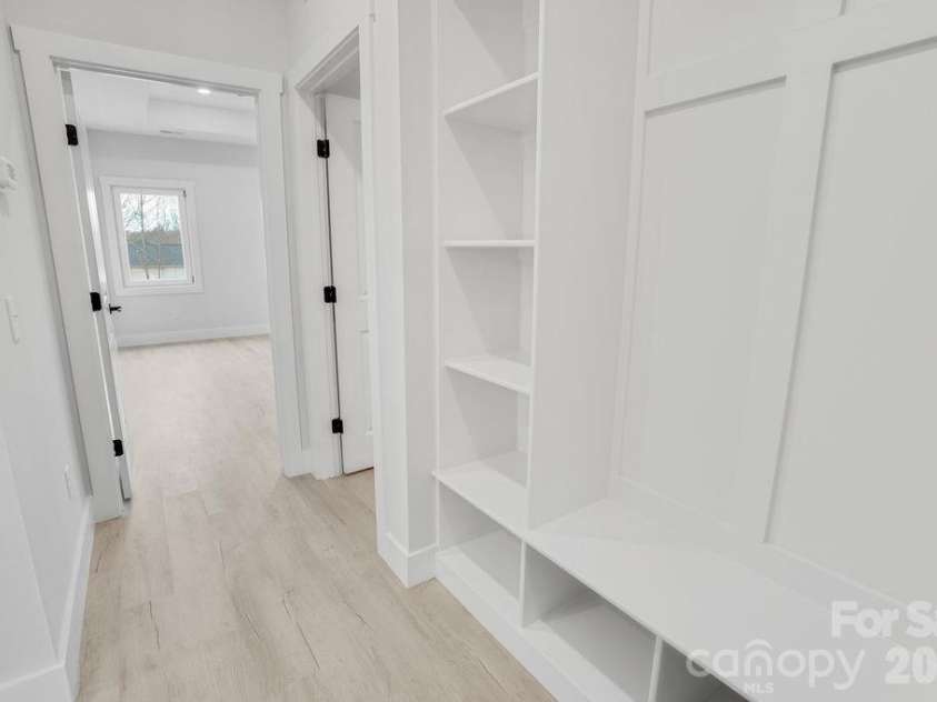 1500 Avalon Oaks Court, Dallas, NC 28034.  MLS# CAR4356656, YatesRealty ID 18294. 
