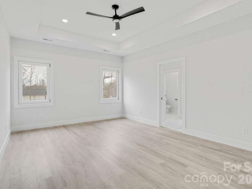 1500 Avalon Oaks Court, Dallas, NC 28034.  MLS# CAR4356656, YatesRealty ID 18294. 