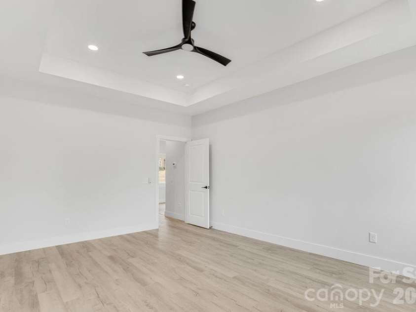 1500 Avalon Oaks Court, Dallas, NC 28034.  MLS# CAR4356656, YatesRealty ID 18294. 