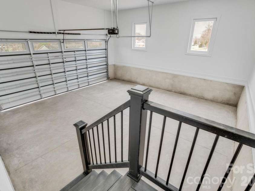 1500 Avalon Oaks Court, Dallas, NC 28034.  MLS# CAR4356656, YatesRealty ID 18294. 
