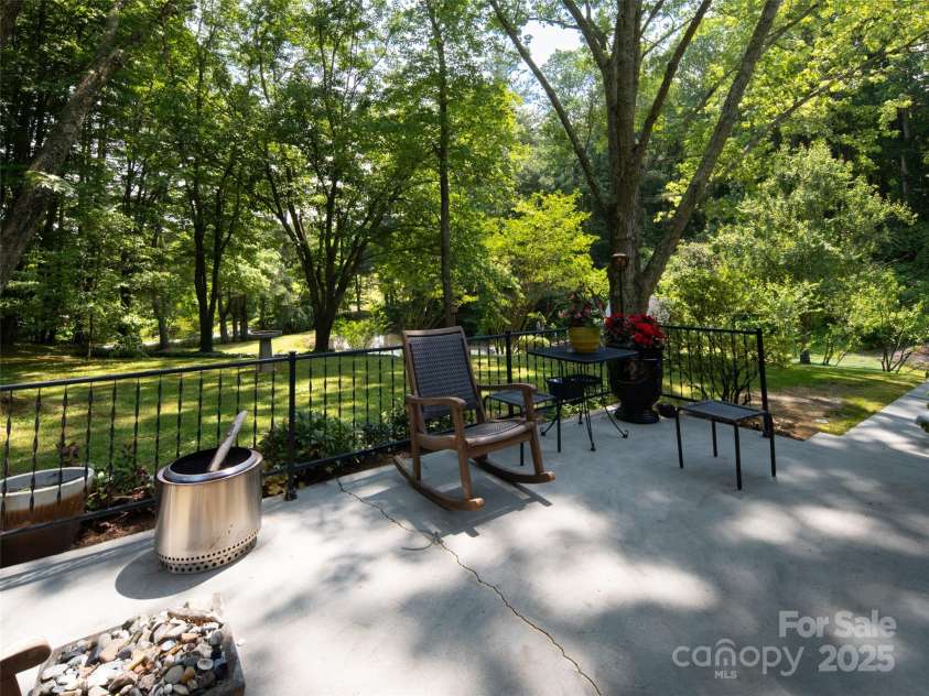 26 Melton Road, Candler, NC 28715.  MLS# CAR4268162, YatesRealty ID 18294. 