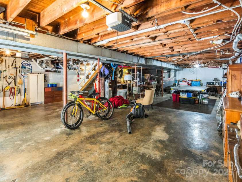 26 Melton Road, Candler, NC 28715.  MLS# CAR4268162, YatesRealty ID 18294. 