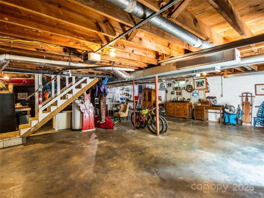 26 Melton Road, Candler, NC 28715.  MLS# CAR4268162, YatesRealty ID 18294. 