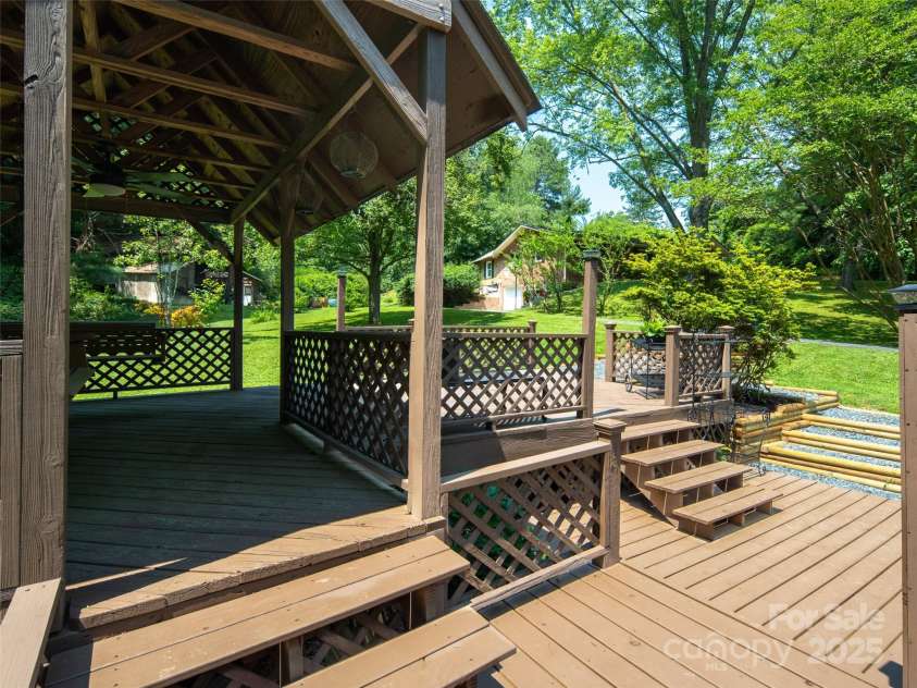 26 Melton Road, Candler, NC 28715.  MLS# CAR4268162, YatesRealty ID 18294. 