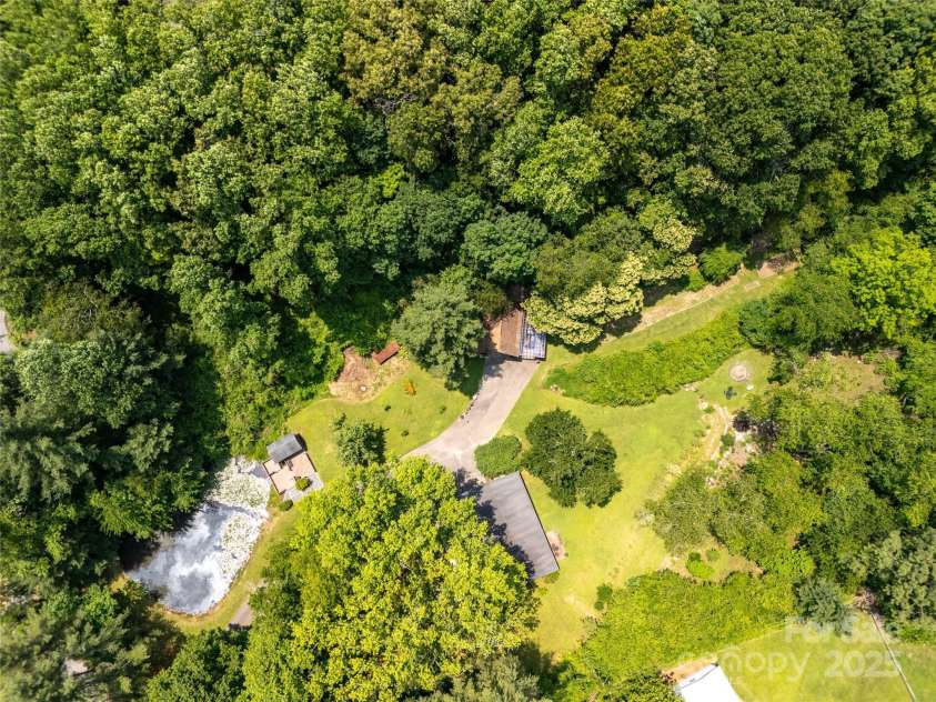 26 Melton Road, Candler, NC 28715.  MLS# CAR4268162, YatesRealty ID 18294. 