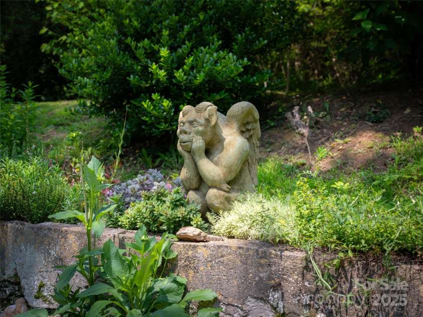 26 Melton Road, Candler, NC 28715.  MLS# CAR4268162, YatesRealty ID 18294. 