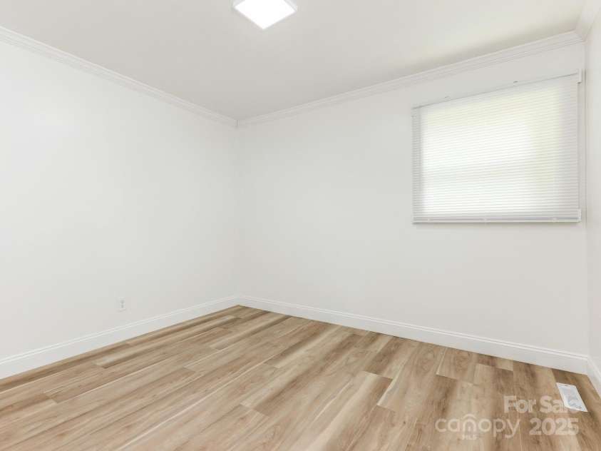 1831 Erie Street, Charlotte, NC 28216.  MLS# CAR4264330, YatesRealty ID 18295. Bedroom