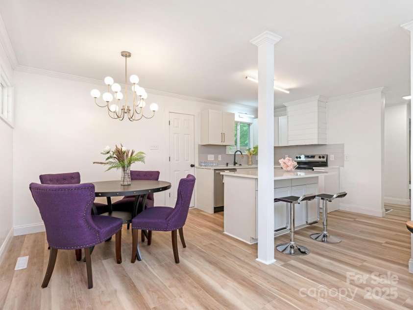 1831 Erie Street, Charlotte, NC 28216.  MLS# CAR4264330, YatesRealty ID 18295. Dining & Kitchen