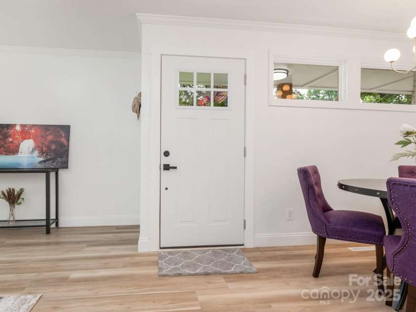 1831 Erie Street, Charlotte, NC 28216.  MLS# CAR4264330, YatesRealty ID 18295. Front Entry