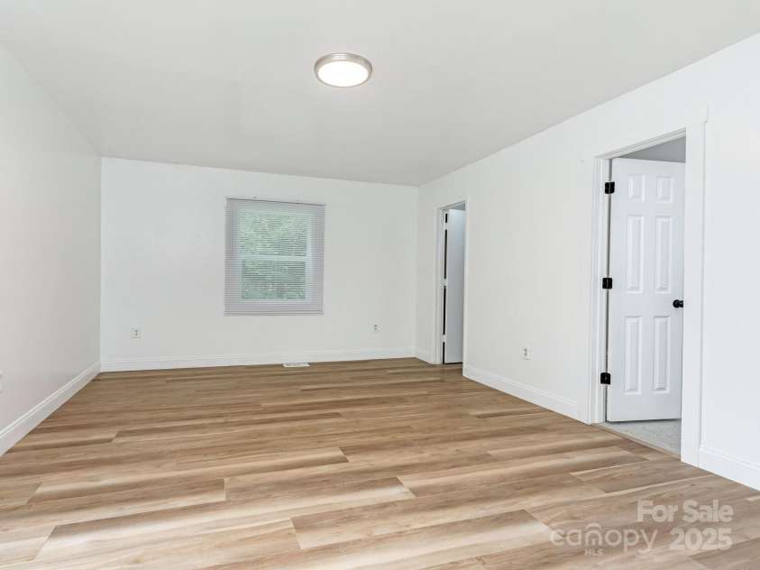 1831 Erie Street, Charlotte, NC 28216.  MLS# CAR4264330, YatesRealty ID 18295. Primary Bedroom