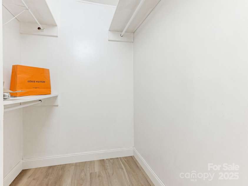 1831 Erie Street, Charlotte, NC 28216.  MLS# CAR4264330, YatesRealty ID 18295. Primary Closet