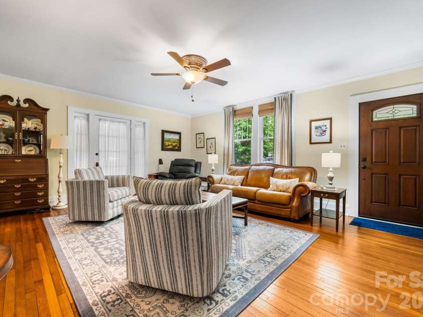 214 Webb Street, Statesville, NC 28677.  MLS# CAR4376725, YatesRealty ID 18295. 