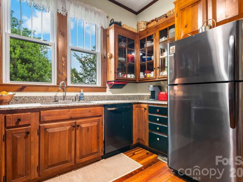 214 Webb Street, Statesville, NC 28677.  MLS# CAR4376725, YatesRealty ID 18295. 