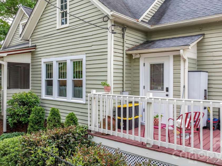 214 Webb Street, Statesville, NC 28677.  MLS# CAR4376725, YatesRealty ID 18295. 