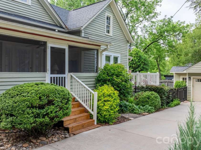 214 Webb Street, Statesville, NC 28677.  MLS# CAR4376725, YatesRealty ID 18295. 