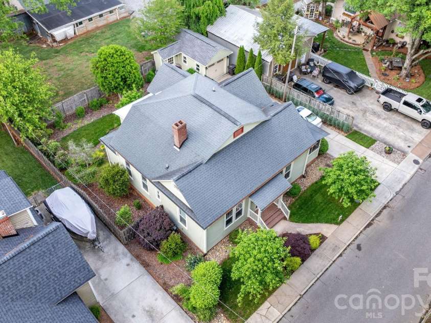 214 Webb Street, Statesville, NC 28677.  MLS# CAR4376725, YatesRealty ID 18295. 