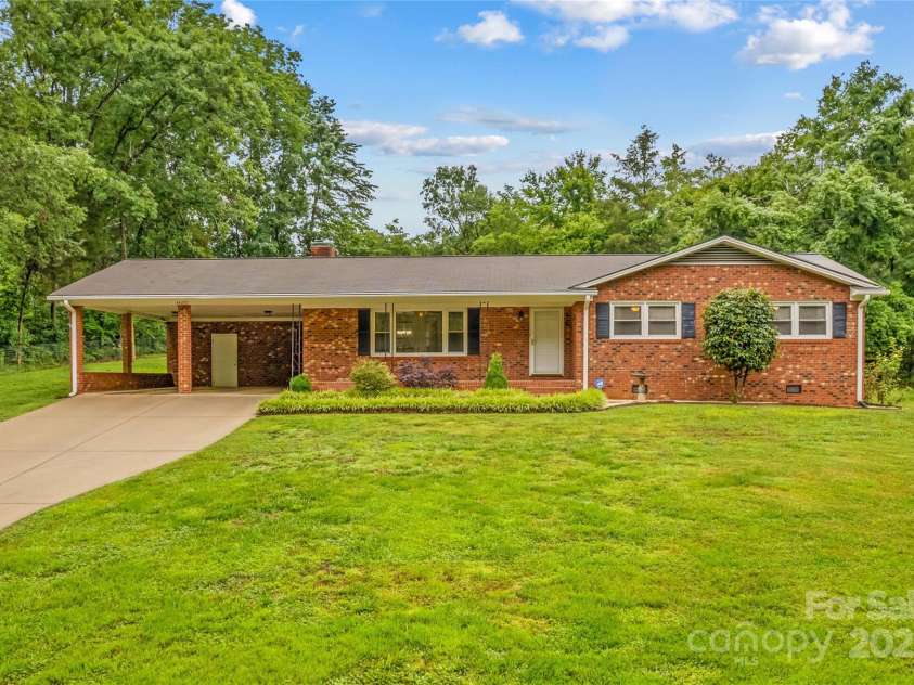 44092 Woodhurst Road, New London, NC 28127.  MLS# CAR4265872, YatesRealty ID 18297. 