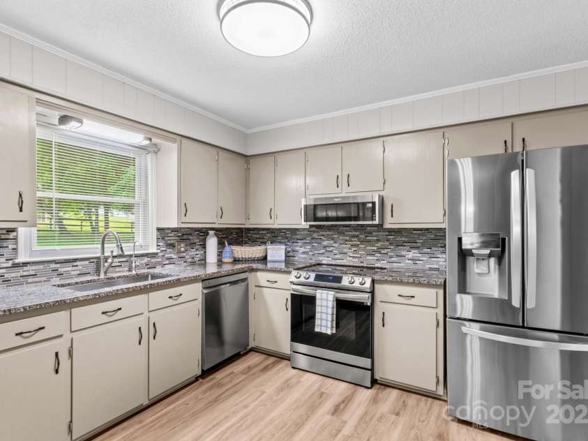 44092 Woodhurst Road, New London, NC 28127.  MLS# CAR4265872, YatesRealty ID 18297. 