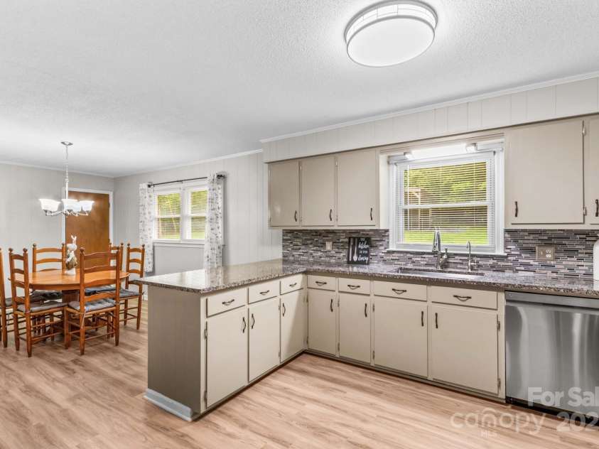 44092 Woodhurst Road, New London, NC 28127.  MLS# CAR4265872, YatesRealty ID 18297. 