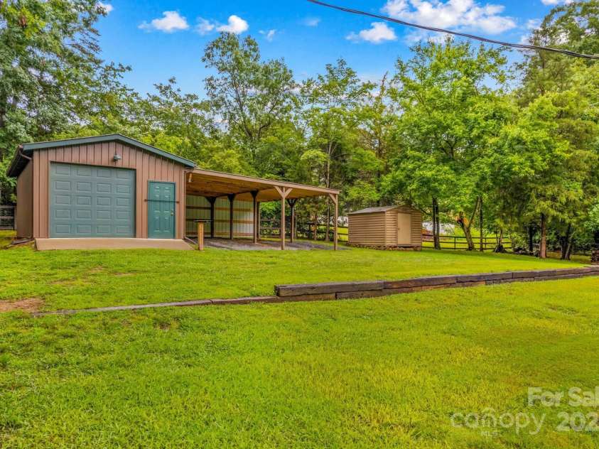 44092 Woodhurst Road, New London, NC 28127.  MLS# CAR4265872, YatesRealty ID 18297. 