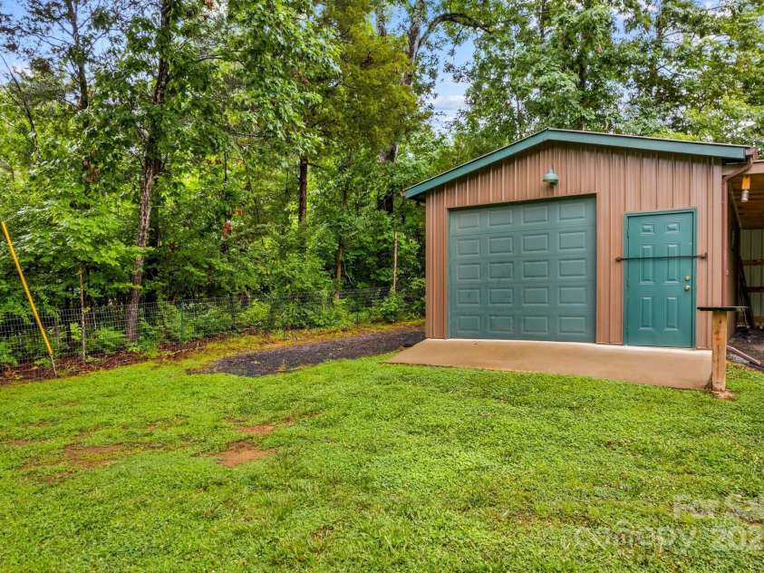 44092 Woodhurst Road, New London, NC 28127.  MLS# CAR4265872, YatesRealty ID 18297. 