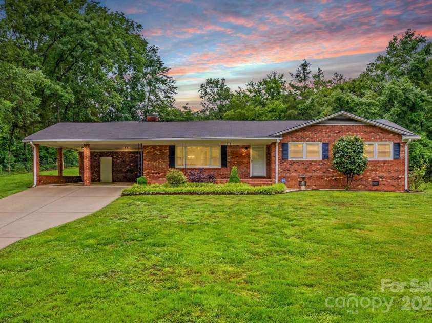 44092 Woodhurst Road, New London, NC 28127.  MLS# CAR4265872, YatesRealty ID 18297. 