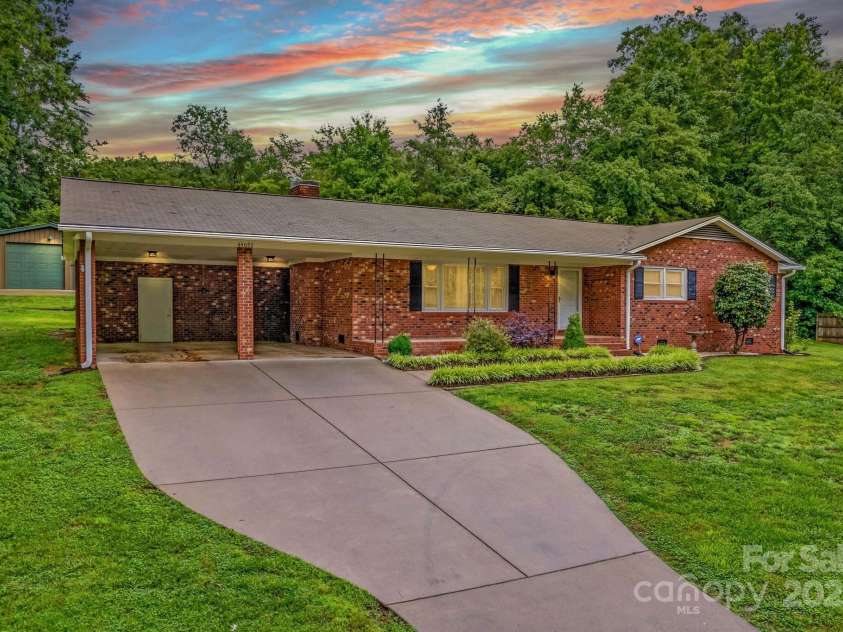 44092 Woodhurst Road, New London, NC 28127.  MLS# CAR4265872, YatesRealty ID 18297. 