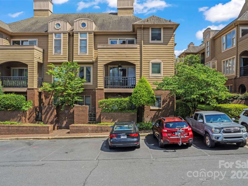 1101 Morehead Street, Charlotte, NC 28204.  MLS# CAR4276615, YatesRealty ID 18298. 2 parking spots allotted