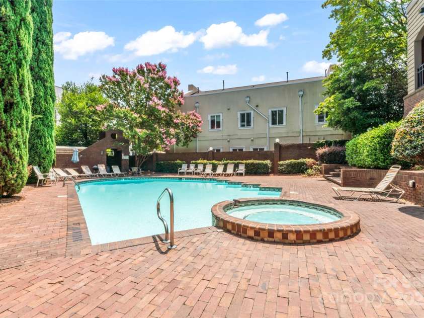 1101 Morehead Street, Charlotte, NC 28204.  MLS# CAR4276615, YatesRealty ID 18298. Just in time for summer!