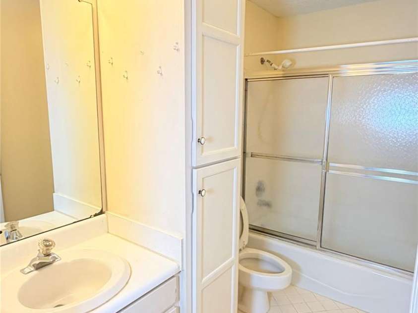 1101 Morehead Street, Charlotte, NC 28204.  MLS# CAR4336369, YatesRealty ID 18298. Primary Bath