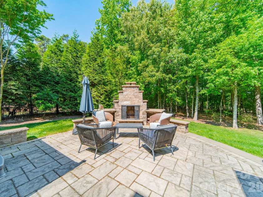 8108 Tosomock Lane, Huntersville, NC 28078.  MLS# CAR4372978, YatesRealty ID 18298. 