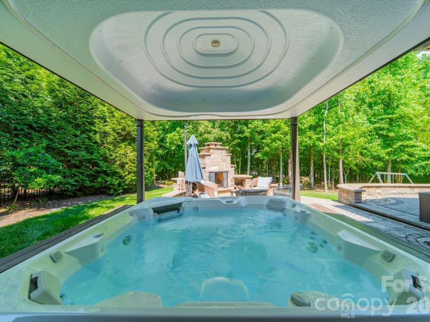 8108 Tosomock Lane, Huntersville, NC 28078.  MLS# CAR4372978, YatesRealty ID 18298. 