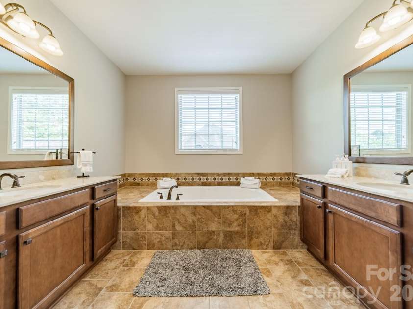 8108 Tosomock Lane, Huntersville, NC 28078.  MLS# CAR4372978, YatesRealty ID 18298. 