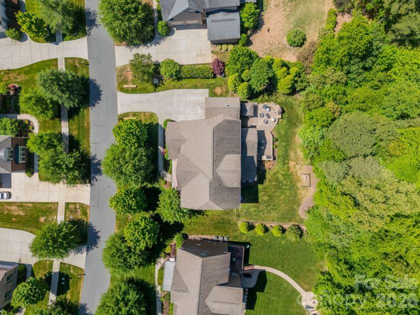 8108 Tosomock Lane, Huntersville, NC 28078.  MLS# CAR4372978, YatesRealty ID 18298. 