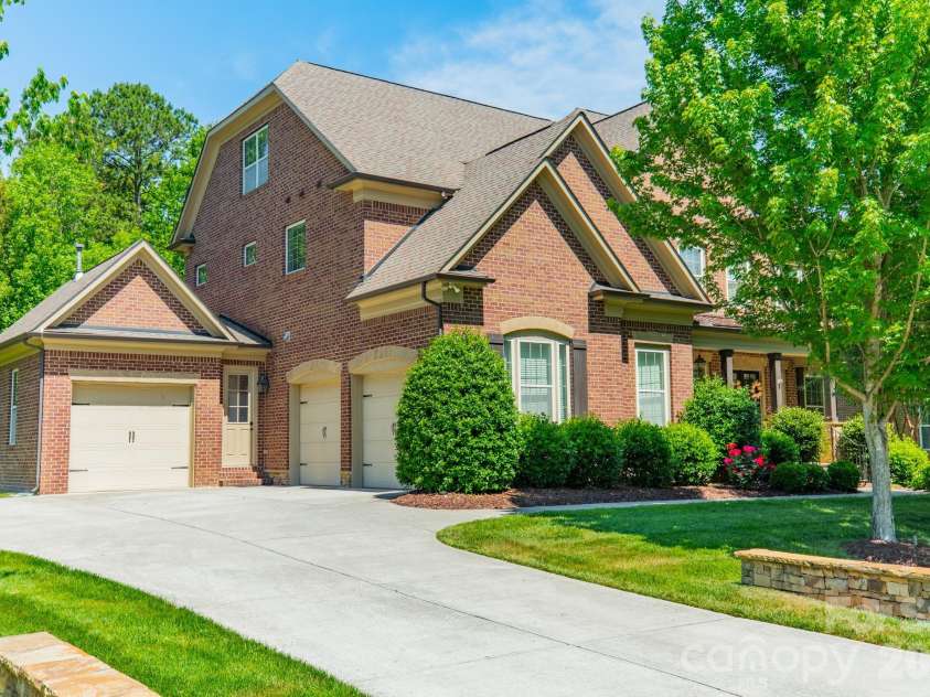 8108 Tosomock Lane, Huntersville, NC 28078.  MLS# CAR4372978, YatesRealty ID 18298. 