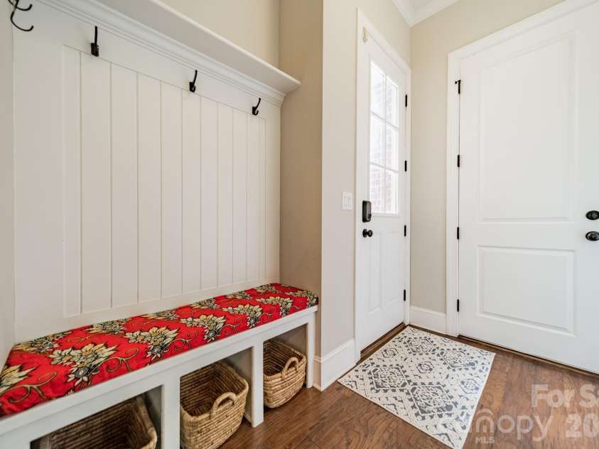 8108 Tosomock Lane, Huntersville, NC 28078.  MLS# CAR4372978, YatesRealty ID 18298. Side Entry and Drop Zone