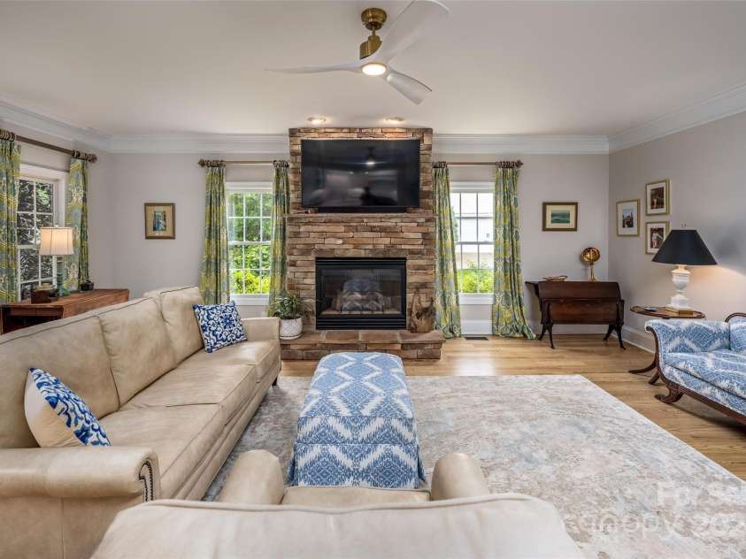 19625 Callaway Hills Lane, Davidson, NC 28036.  MLS# CAR4266428, YatesRealty ID 18299. 