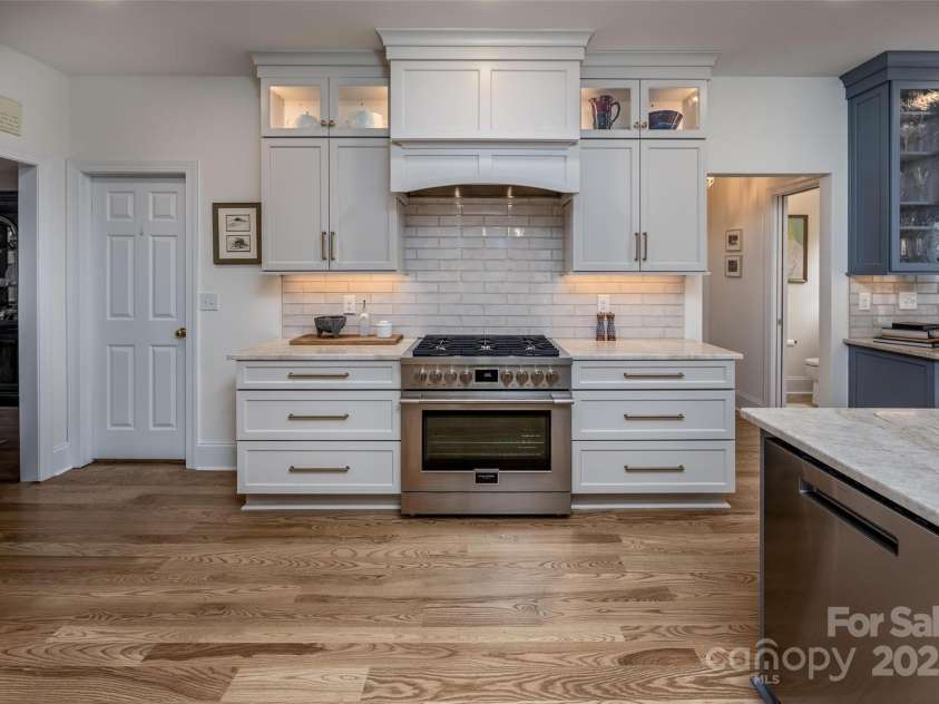 19625 Callaway Hills Lane, Davidson, NC 28036.  MLS# CAR4266428, YatesRealty ID 18299. 