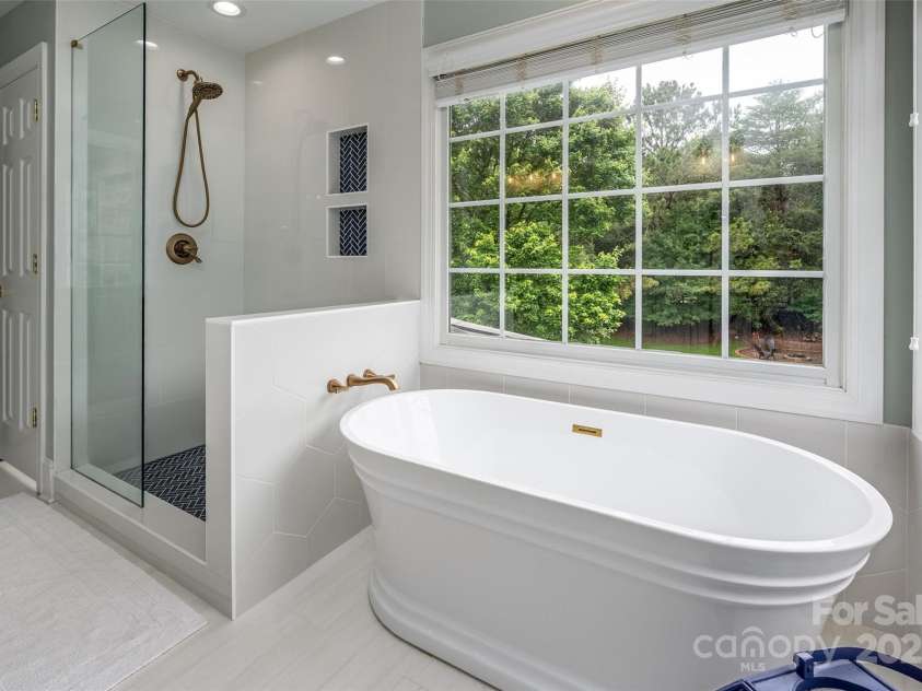 19625 Callaway Hills Lane, Davidson, NC 28036.  MLS# CAR4266428, YatesRealty ID 18299. 